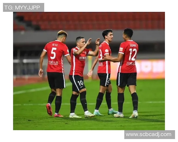 成都与北京足球队耐力对决赛后分析与启示